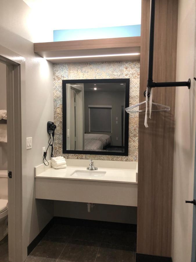 Hotel Solara I-45 & Hobby Airport 휴스턴 객실 사진